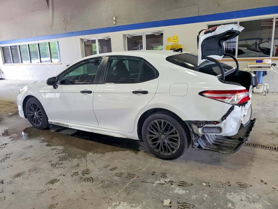 2020 TOYOTA CAMRY SE NIGHTSHADE 2
