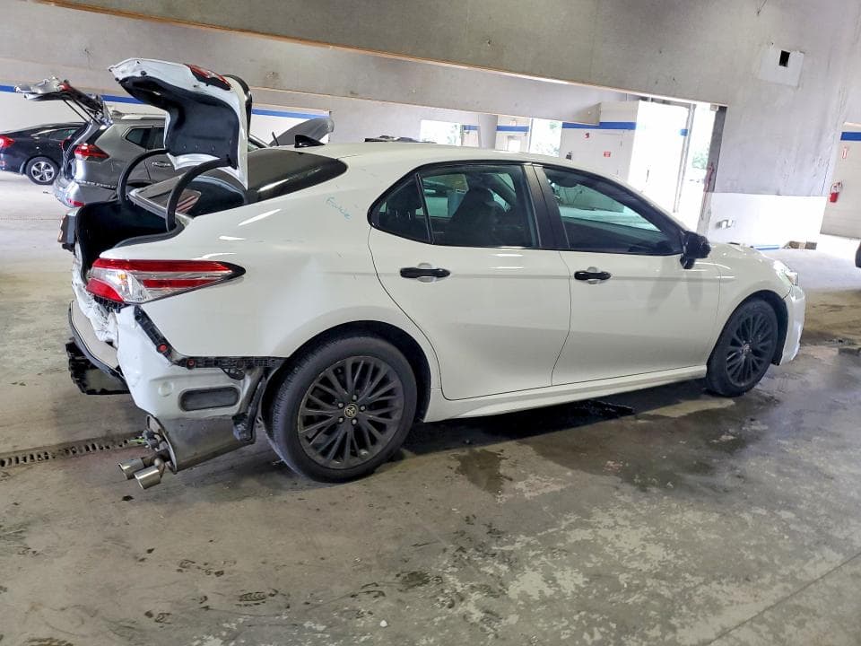 2020 TOYOTA CAMRY SE NIGHTSHADE 3