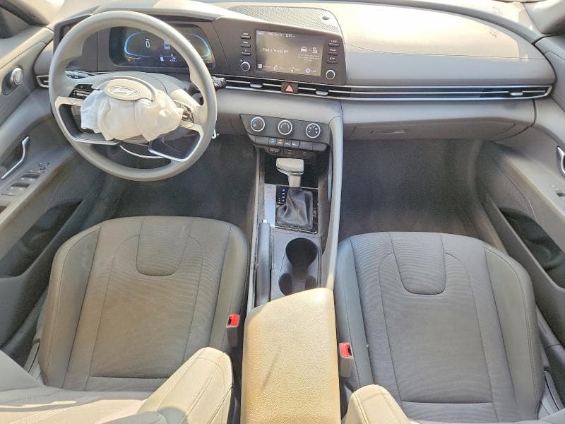 2024 HYUNDAI ELANTRA SE 8