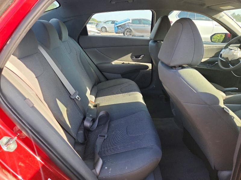 2024 HYUNDAI ELANTRA SE 10