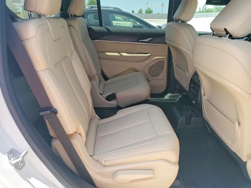 2025 JEEP GRAND CHEROKEE L LIMITED 11