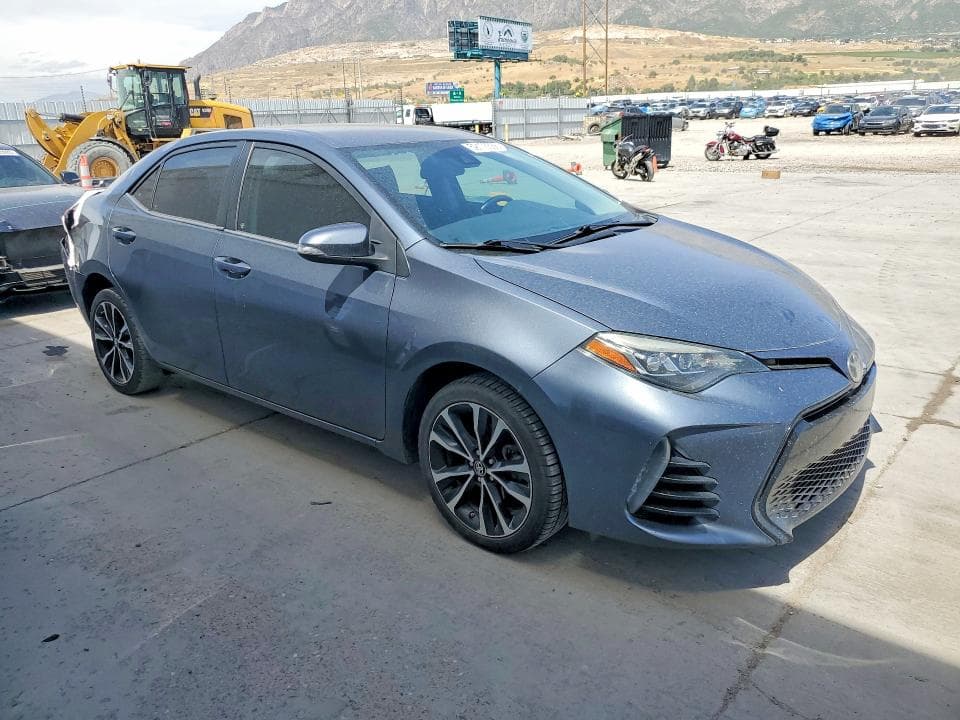 2017 TOYOTA COROLLA SE 4