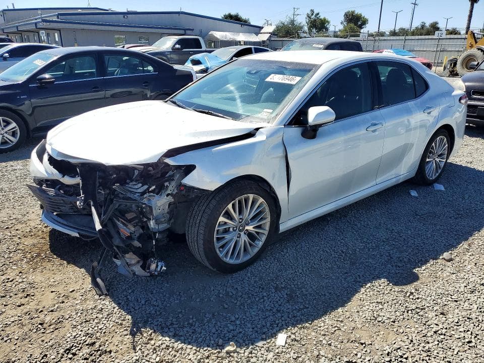 2018 TOYOTA CAMRY XLE - 1