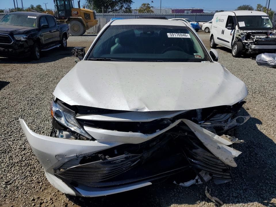 2018 TOYOTA CAMRY XLE 5