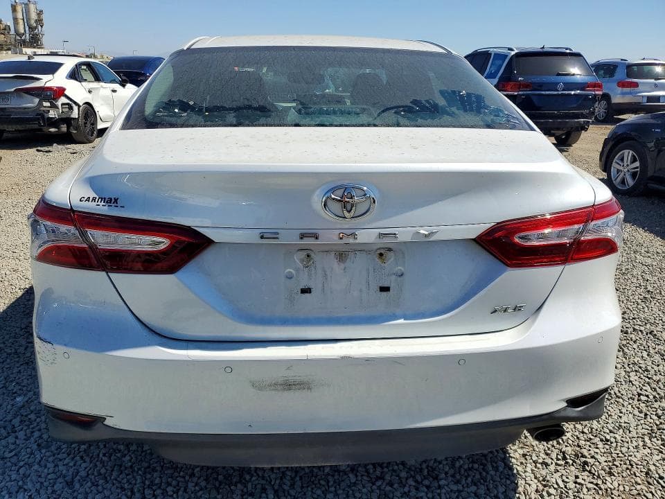 2018 TOYOTA CAMRY XLE 6