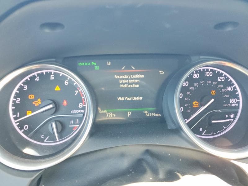 2018 TOYOTA CAMRY XLE 9