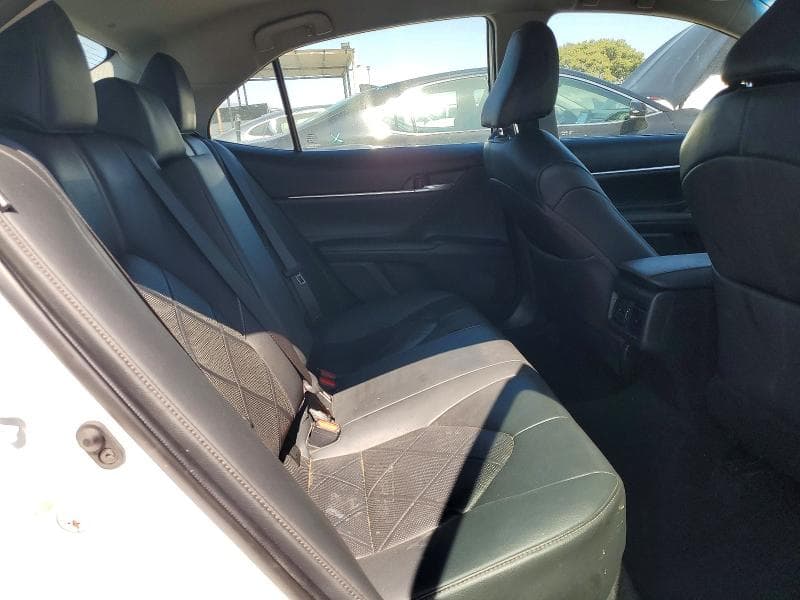 2018 TOYOTA CAMRY XLE 10