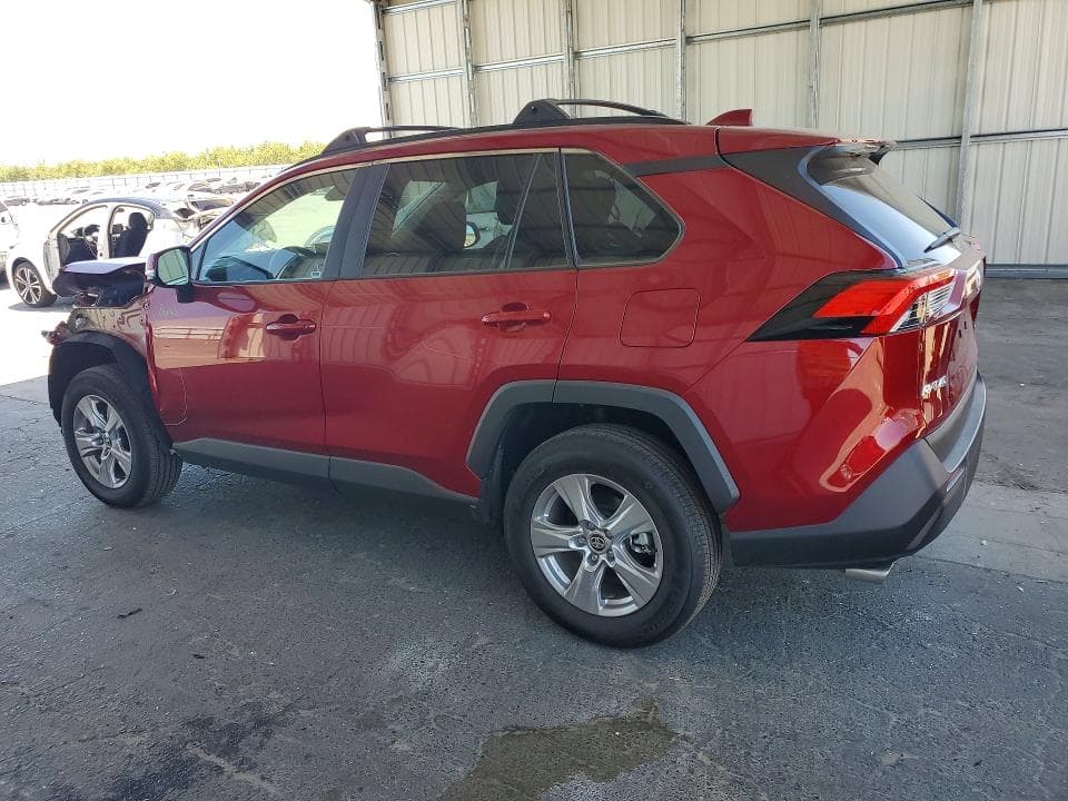 2025 TOYOTA RAV4 XLE 2