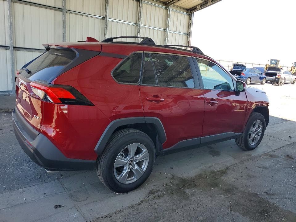 2025 TOYOTA RAV4 XLE 3