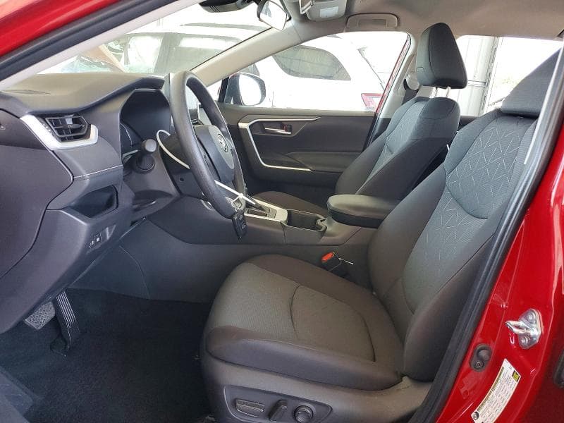 2025 TOYOTA RAV4 XLE 7