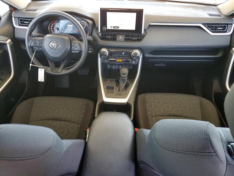 2025 TOYOTA RAV4 XLE 8