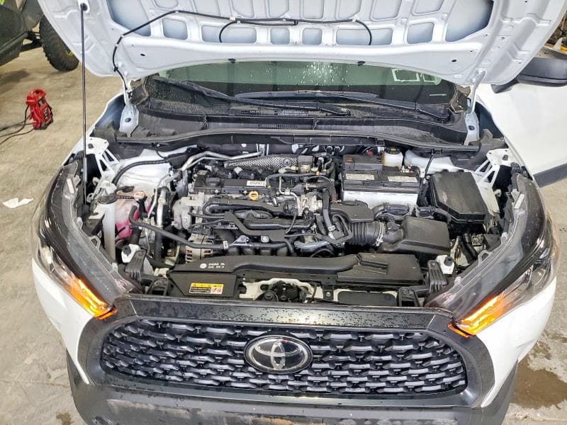 2024 TOYOTA COROLLA CROSS L 12