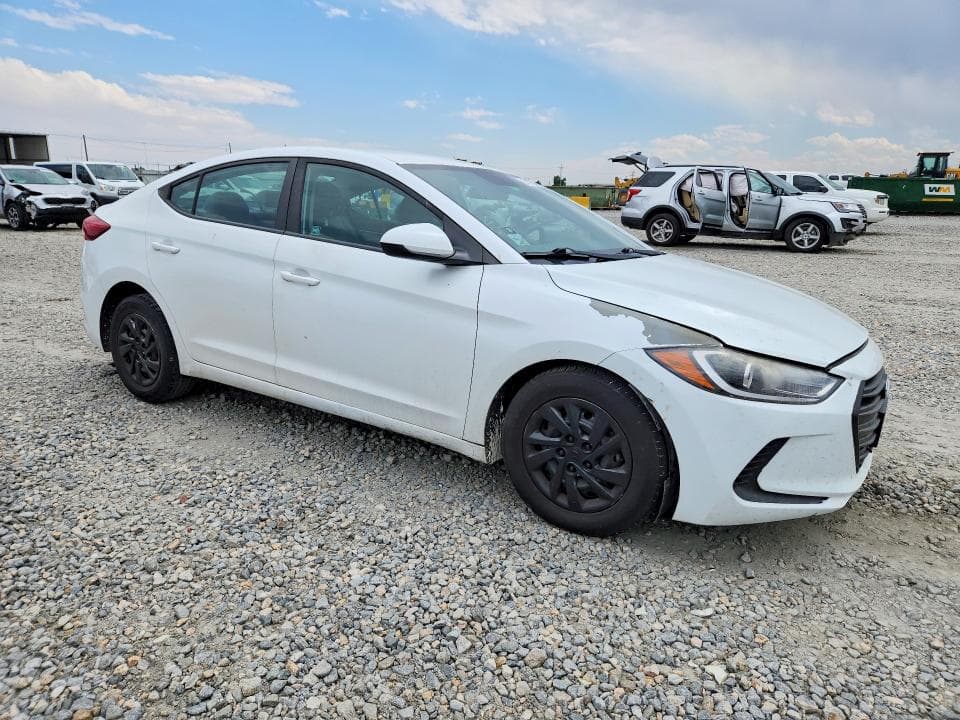 2017 HYUNDAI ELANTRA SE SE 4