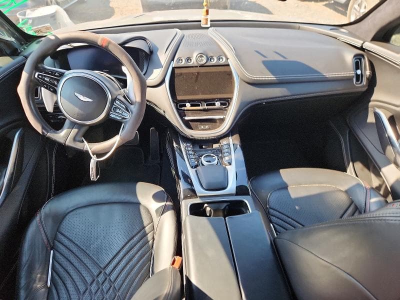 2021 ASTON MARTIN DBX 8