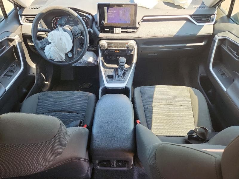 2024 TOYOTA RAV4 LE LE 8