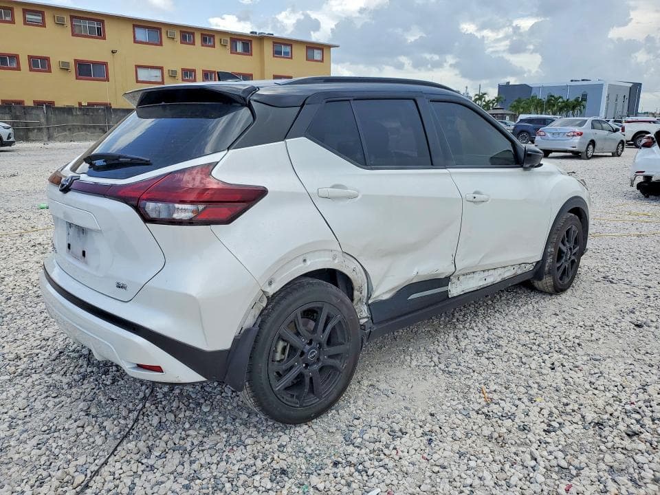 2023 NISSAN KICKS SR 3