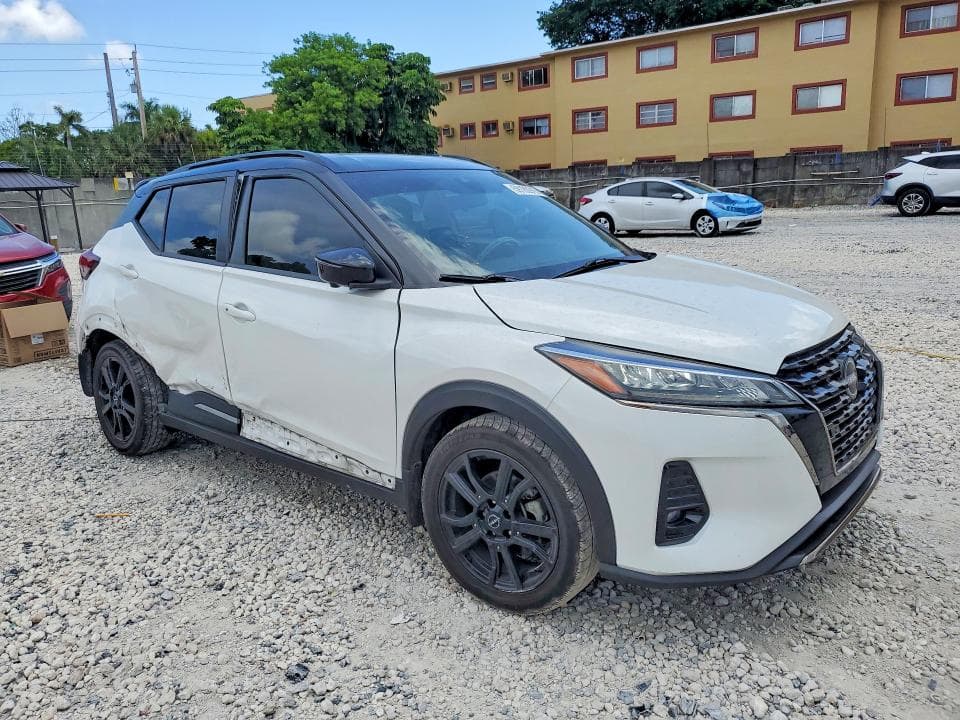 2023 NISSAN KICKS SR 4
