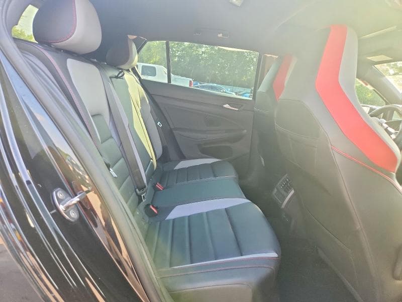 2023 VOLKSWAGEN GTI SE 10