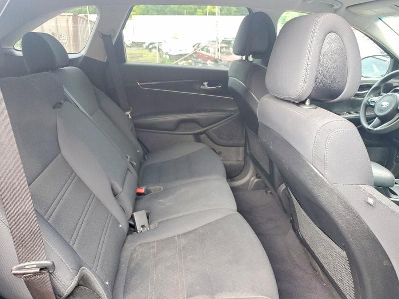 2016 KIA SORENTO LX 11