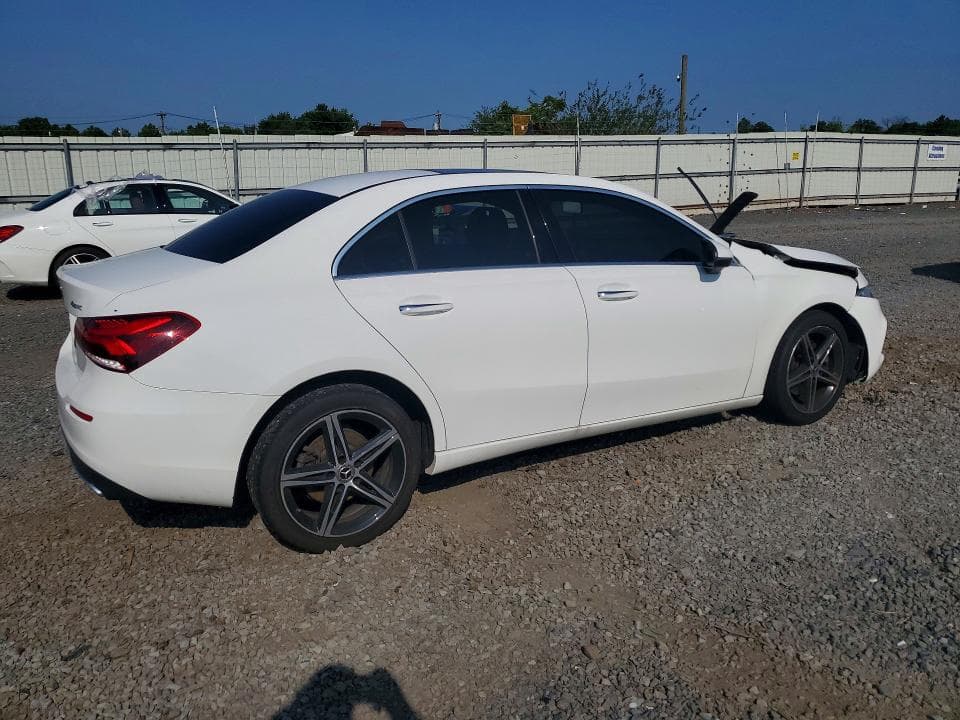 2021 MERCEDES-BENZ A 220 4MATIC 3