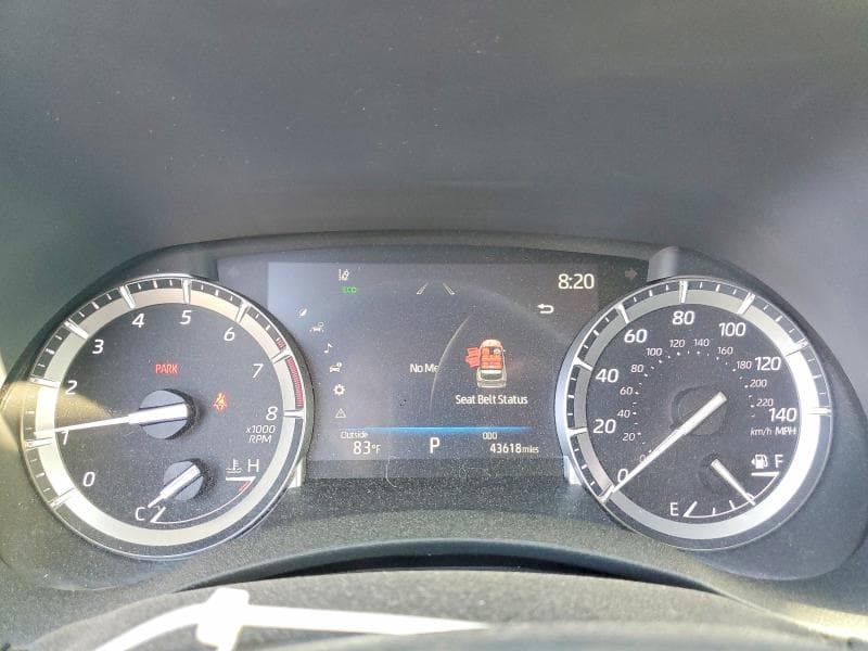 2022 TOYOTA HIGHLANDER XLE 9