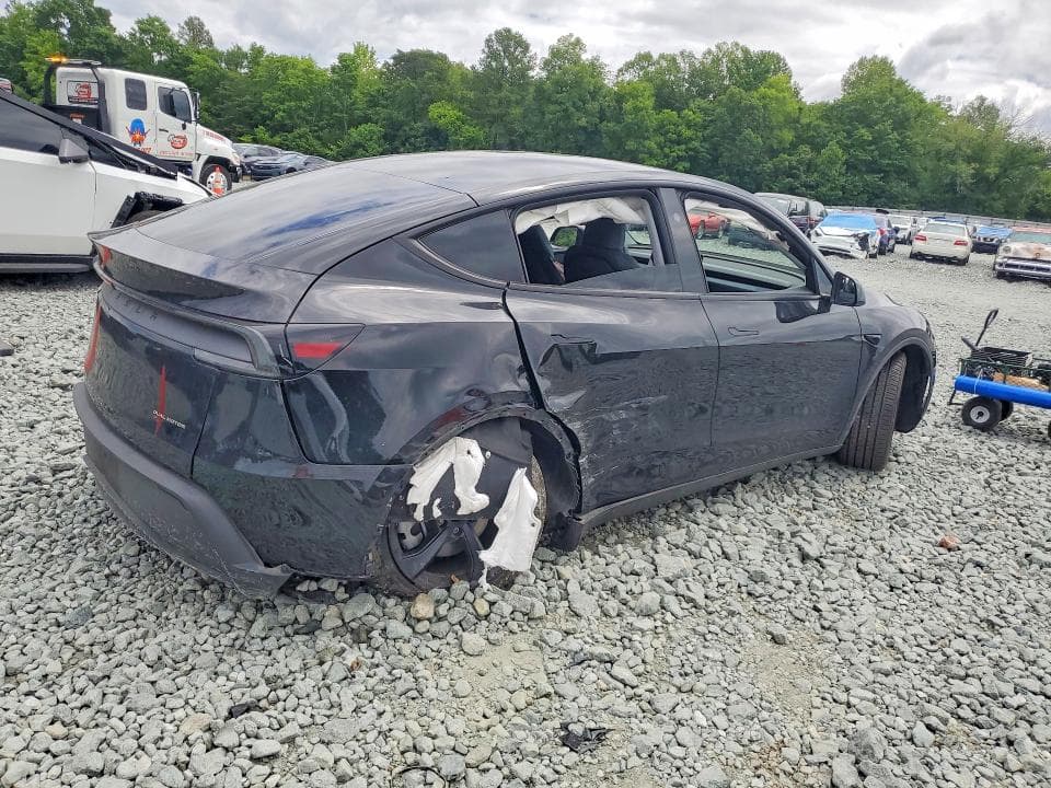 2026 TESLA MODEL Y 3