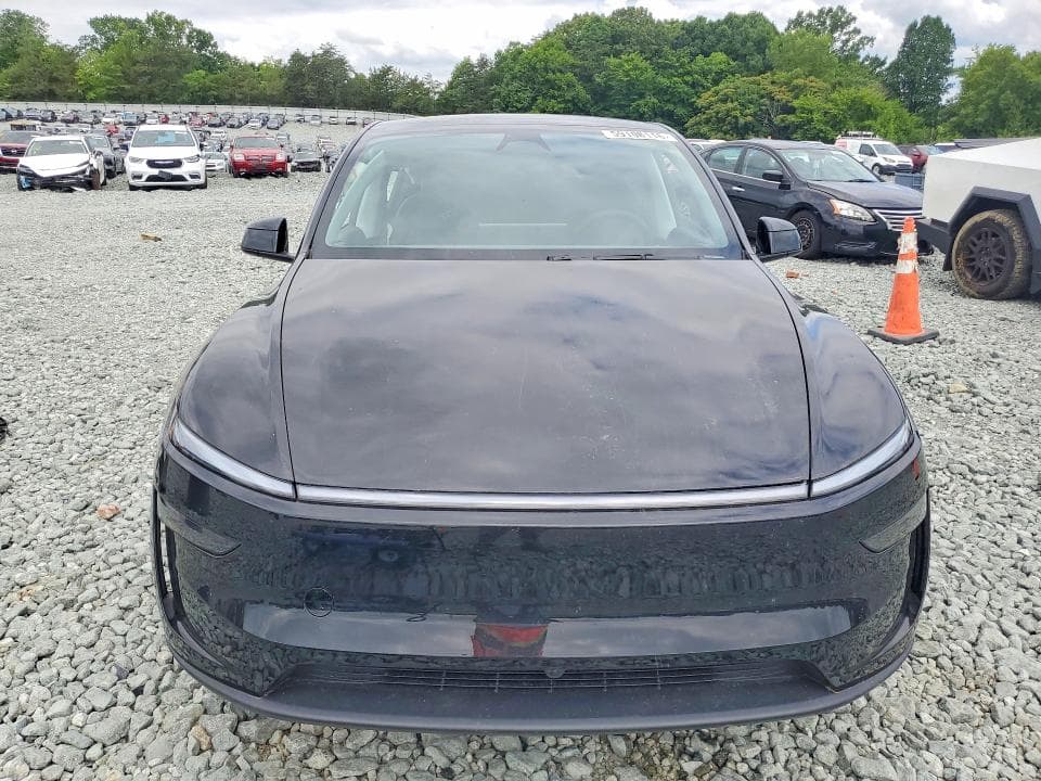 2026 TESLA MODEL Y 5