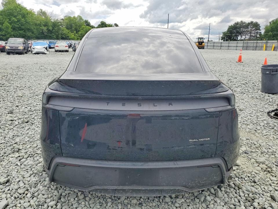 2026 TESLA MODEL Y 6