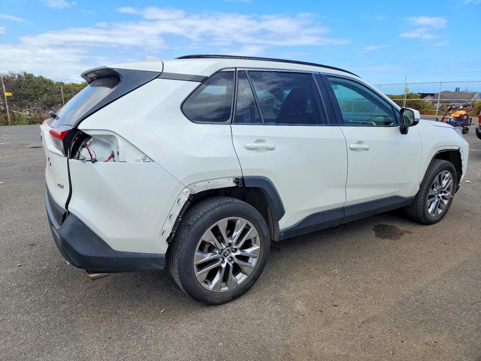 2021 TOYOTA RAV4 XLE PREMIUM 3