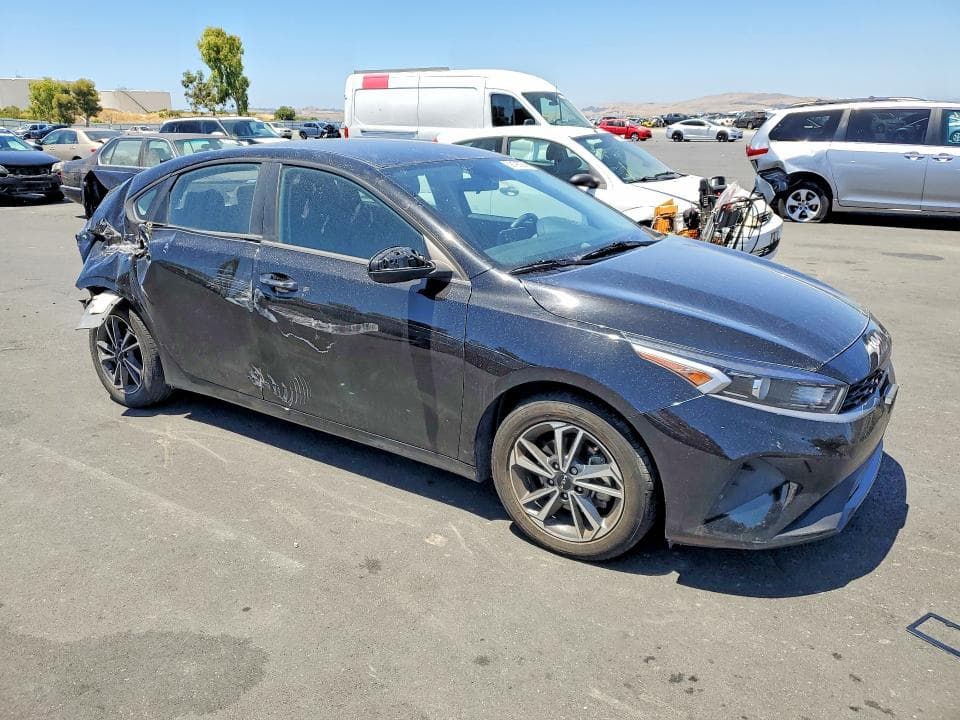 2023 KIA FORTE LXS 4