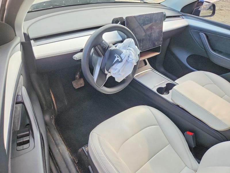 2024 TESLA MODEL Y 8