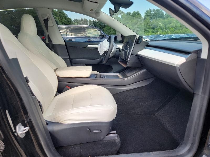 2024 TESLA MODEL Y 10