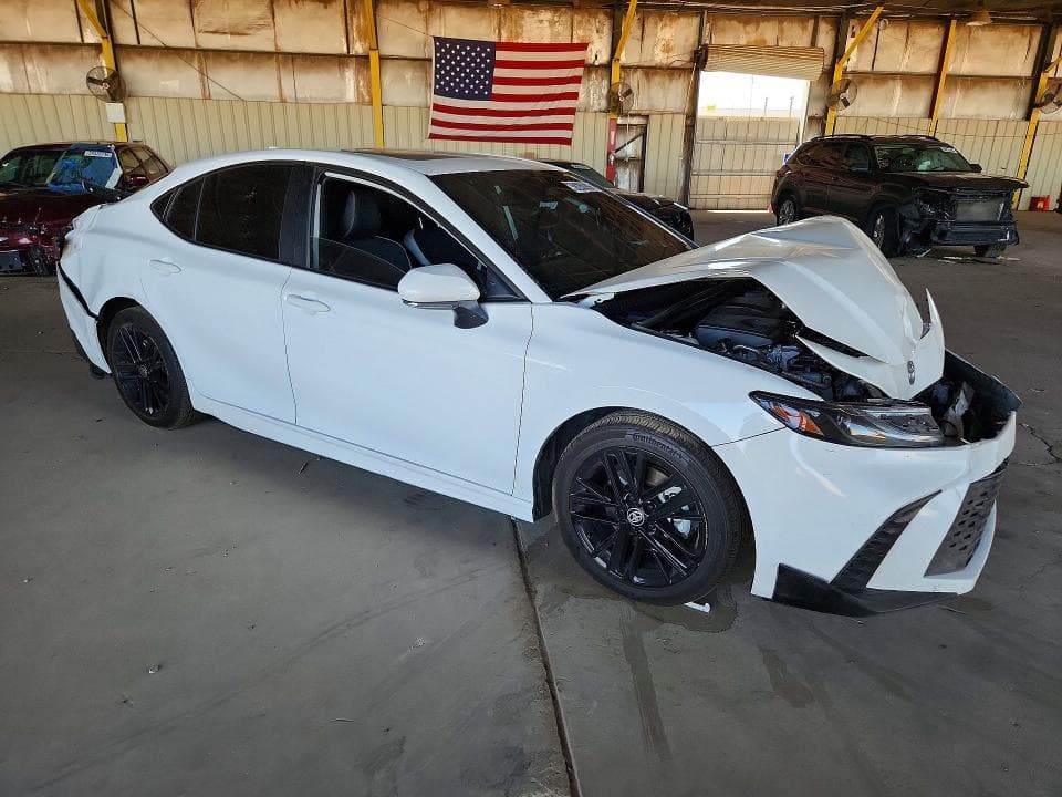 2025 TOYOTA CAMRY SE 4