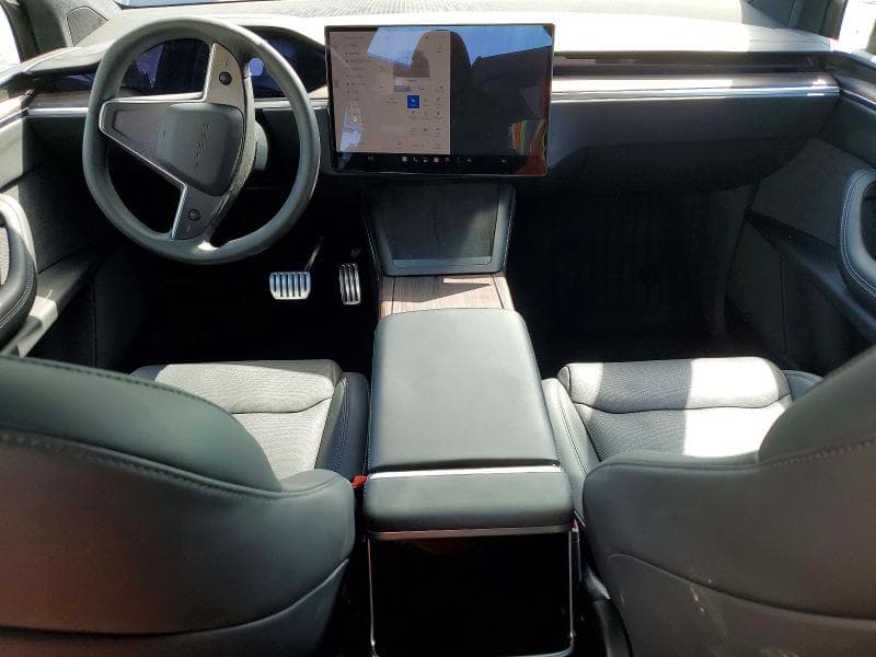 2024 TESLA MODEL X 8