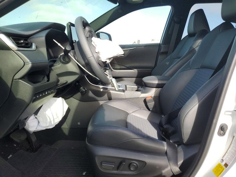 2025 TOYOTA RAV4 XSE 7