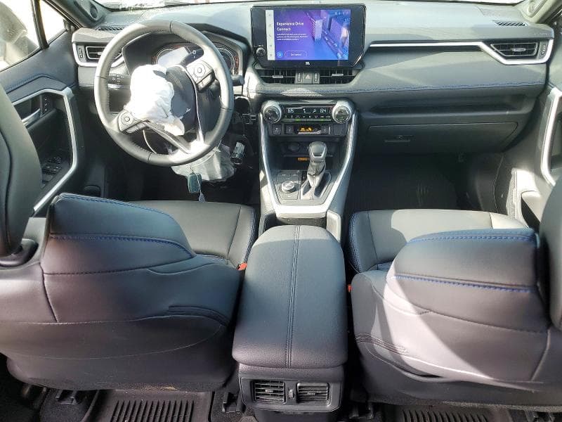 2025 TOYOTA RAV4 XSE 8