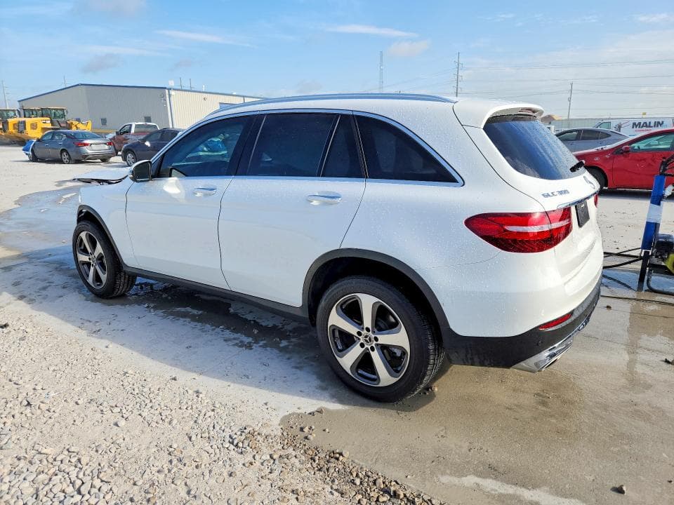 2018 MERCEDES-BENZ GLC 300 2