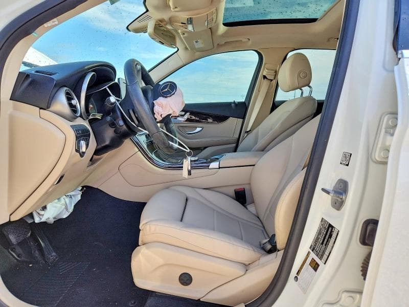 2018 MERCEDES-BENZ GLC 300 7