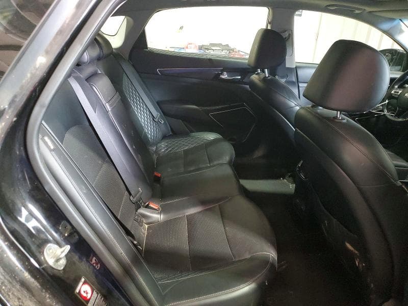 2018 KIA CADENZA LIMITED LIMITED 10