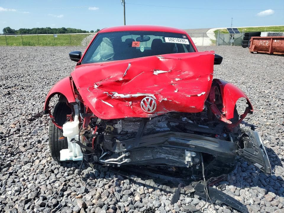 2018 VOLKSWAGEN BEETLE S S 5