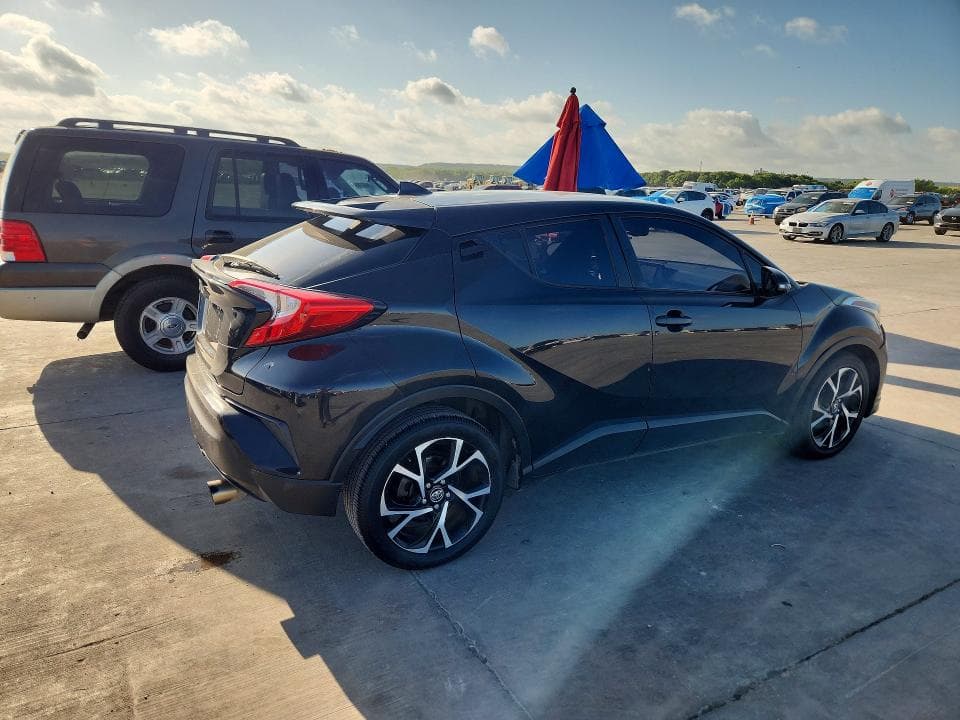 2018 TOYOTA C-HR XLE XLE 3