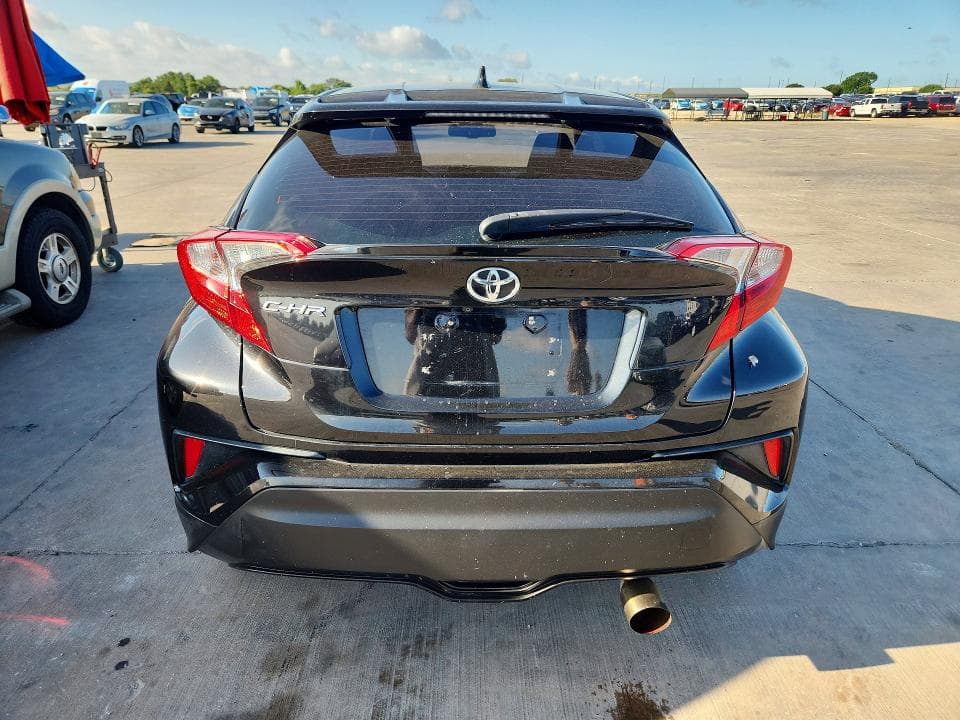 2018 TOYOTA C-HR XLE XLE 6