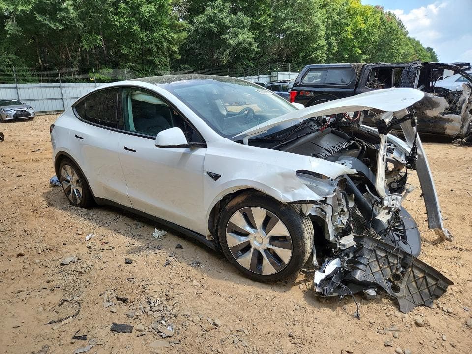 2023 TESLA MODEL Y 4