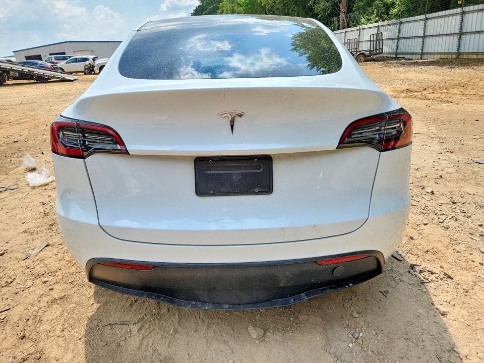 2023 TESLA MODEL Y 6