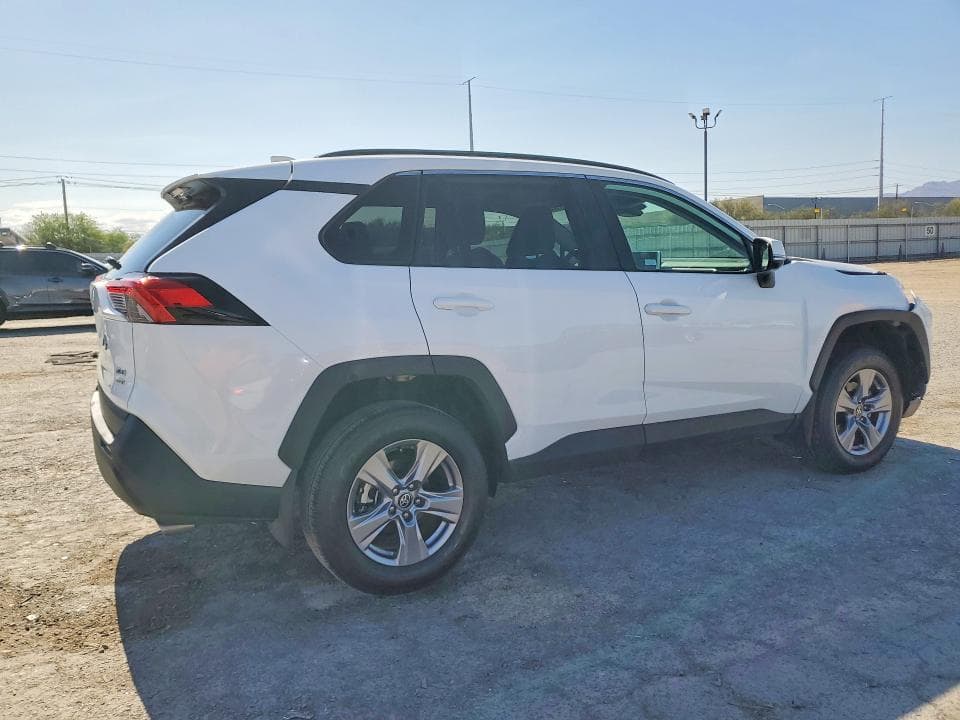 2025 TOYOTA RAV4 XLE XLE 3