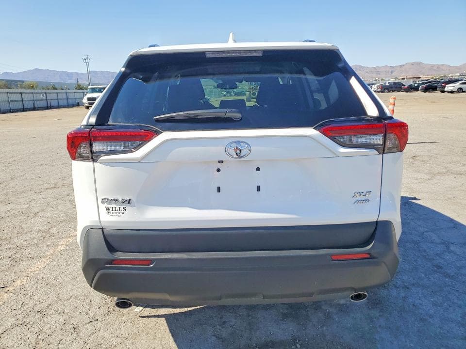 2025 TOYOTA RAV4 XLE XLE 6