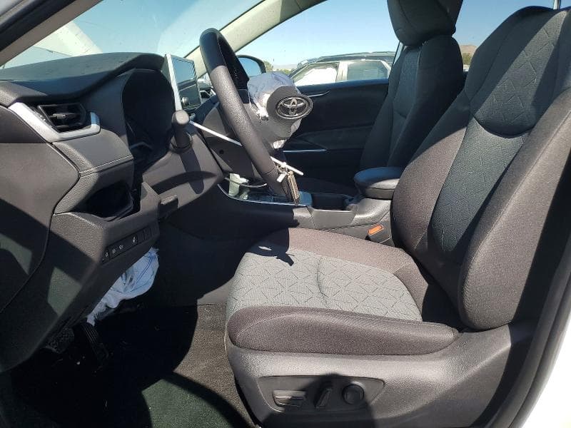 2025 TOYOTA RAV4 XLE XLE 7