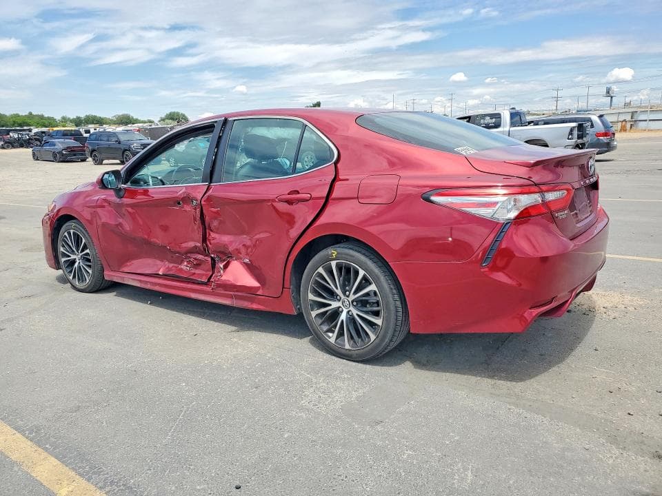 2018 TOYOTA CAMRY SE 2