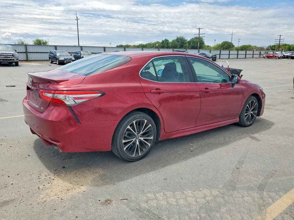 2018 TOYOTA CAMRY SE 3