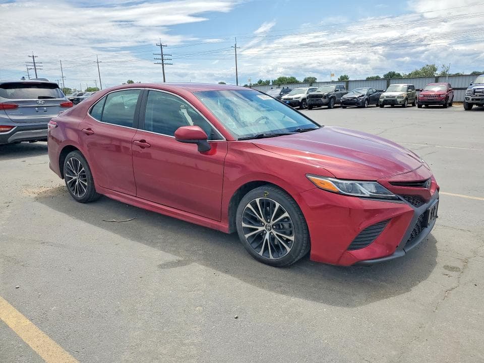 2018 TOYOTA CAMRY SE 4